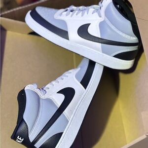 Nike LT Smoke/ Black Sail